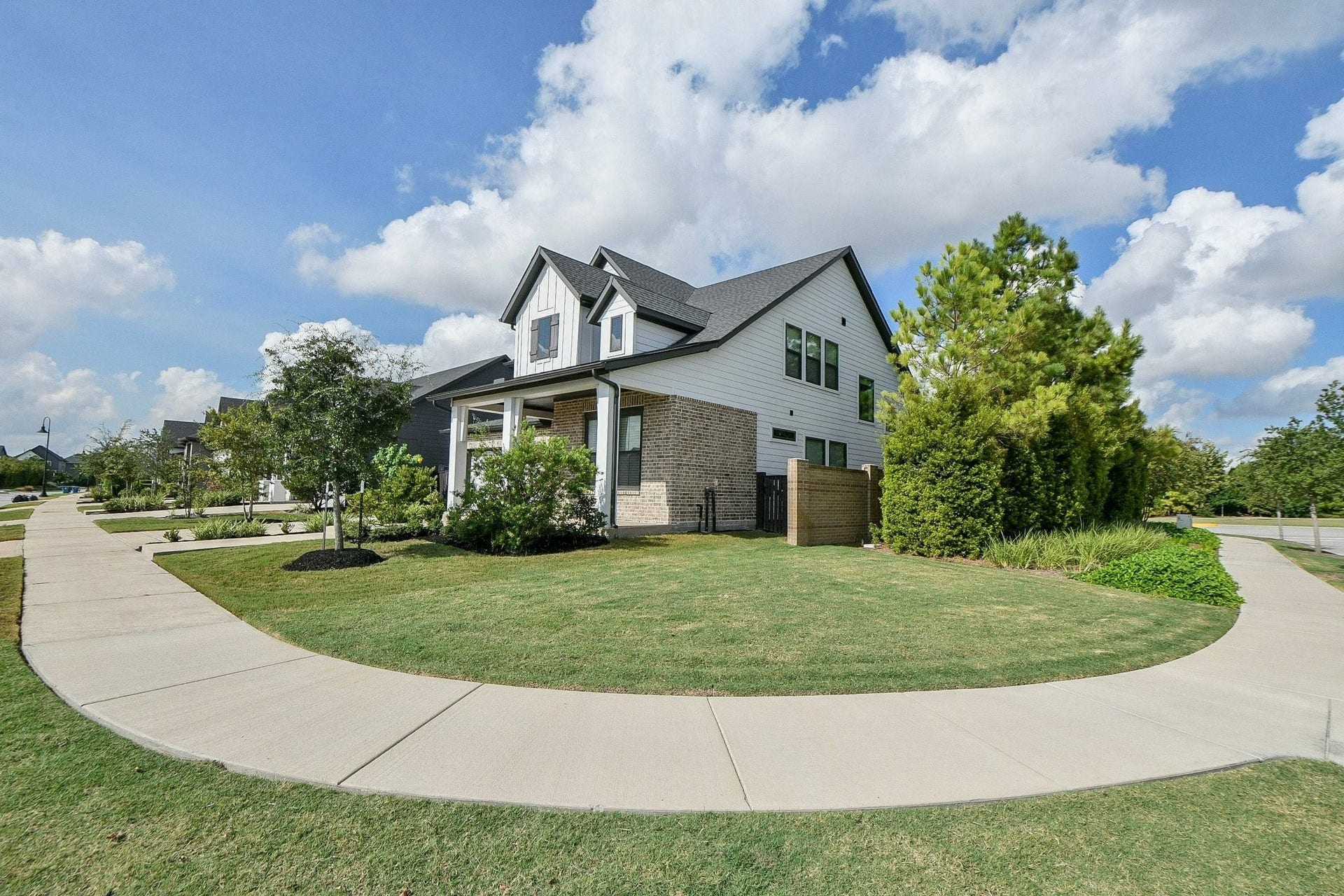 15239 Momentous Path, Cypress, TX 77433 Your home positioned on a corner lot with HOA maintained greenspace. Imagine that!