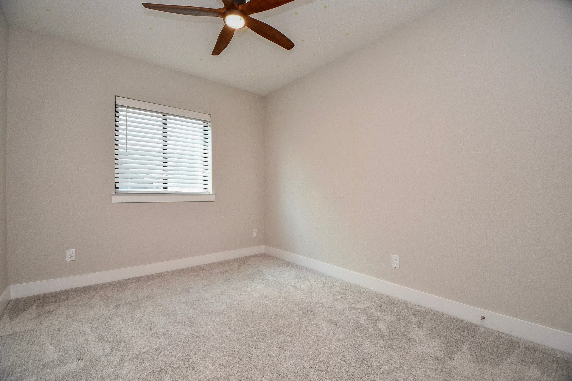 15239 Momentous Path, Cypress, TX 77433 The 3rd bedroom.