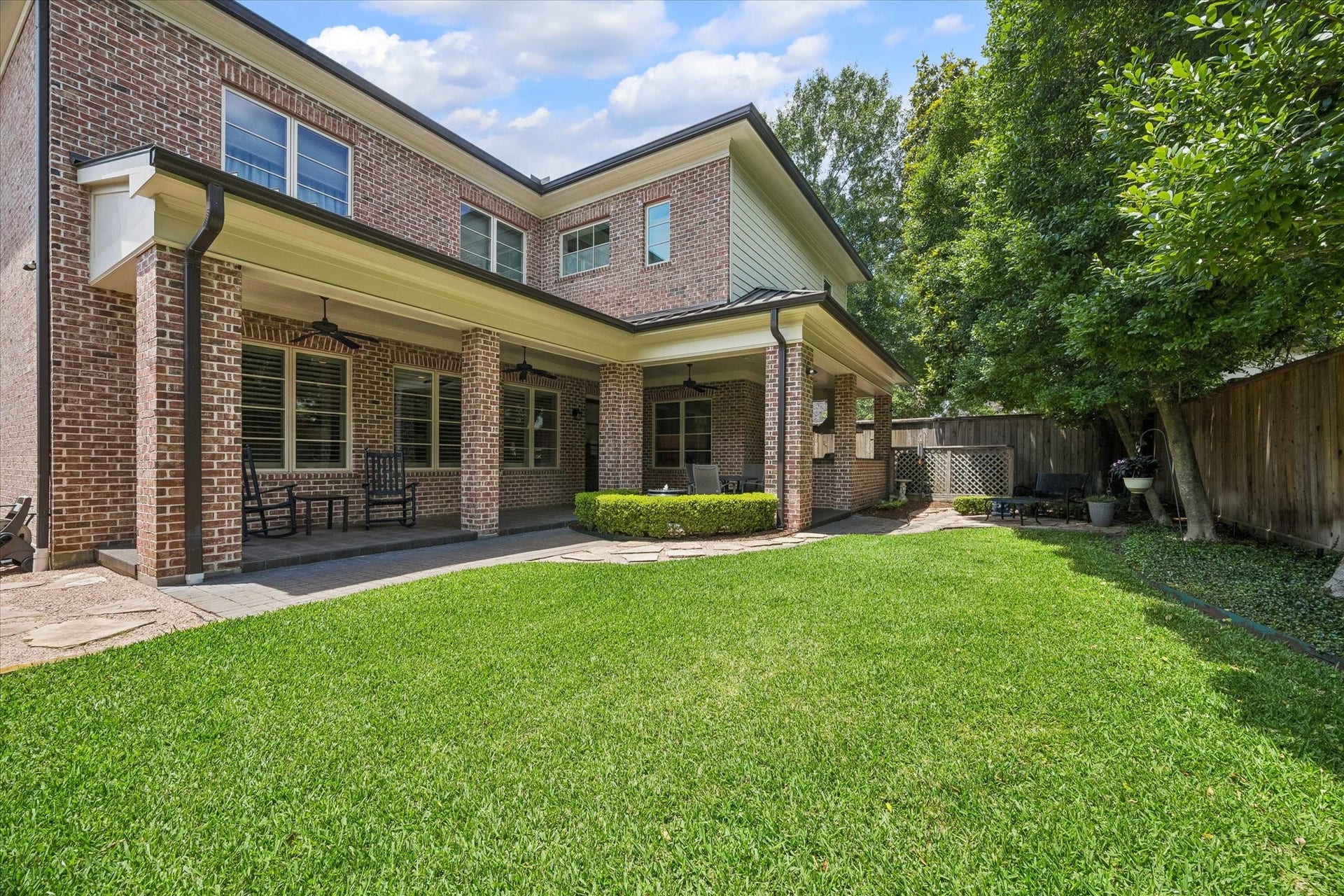 Lots of green space in it's current set up. See the next picture with a virtually staged pool set up.
