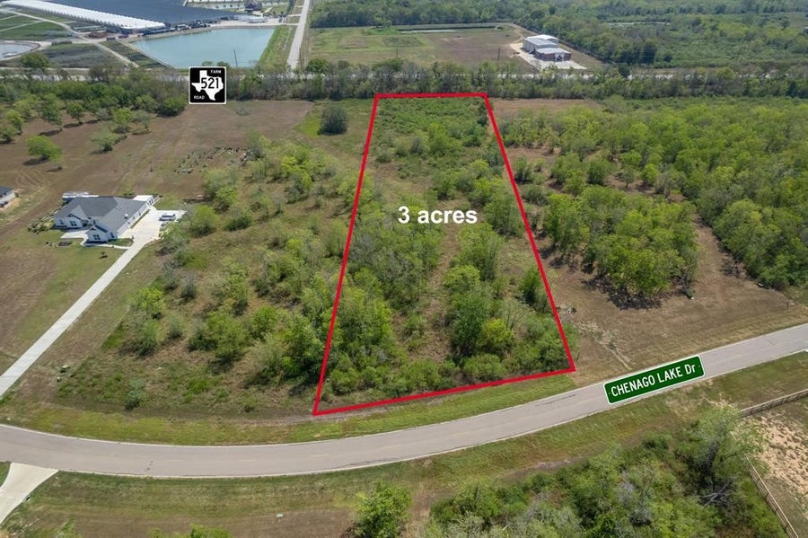 Property photo for 22611 Chenango Lake Drive, Angleton, TX