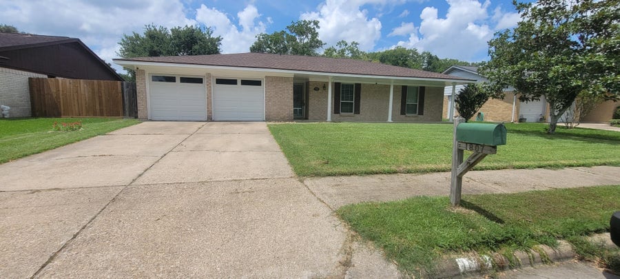 Property photo for 1807 Sleepy Creek Way, Pearland, TX