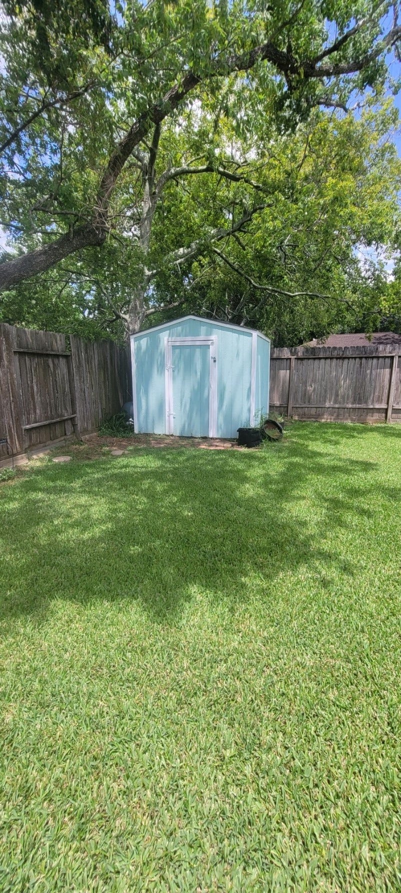 1807 Sleepy Creek Way, Pearland, TX 77581 Storage shed