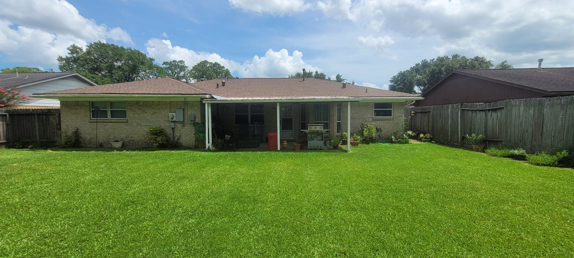 1807 Sleepy Creek Way, Pearland, TX 77581 Back covered patio