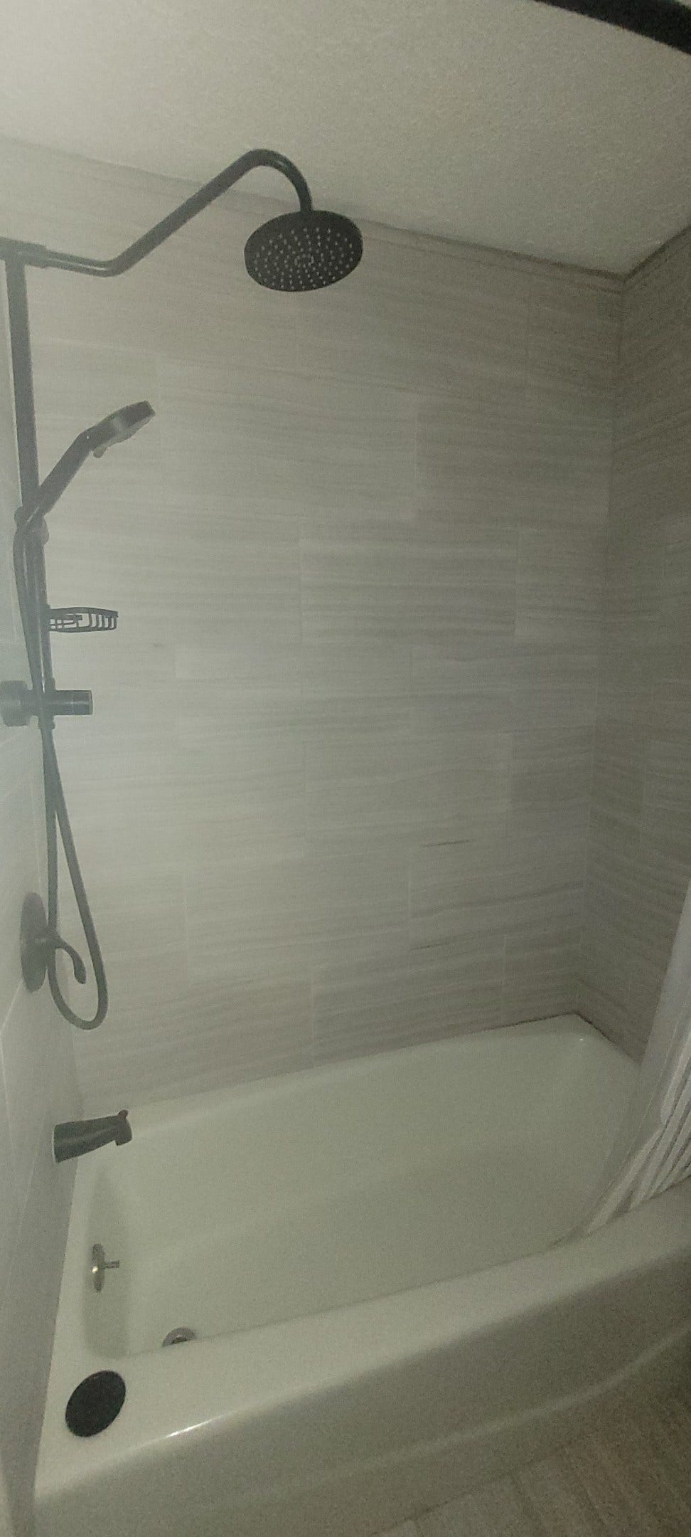 1807 Sleepy Creek Way, Pearland, TX 77581 Bathroom