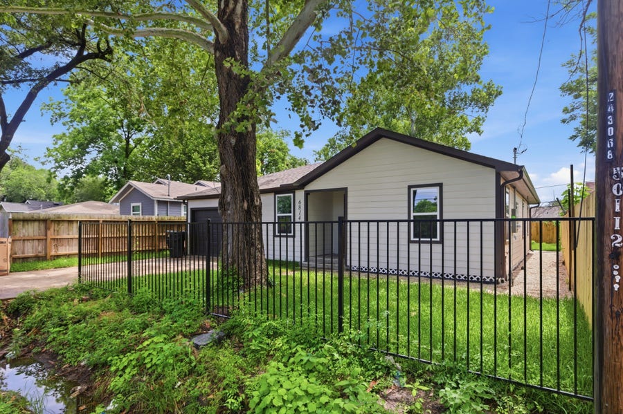 Property photo for 6814 Greenhurst Street, Houston, TX