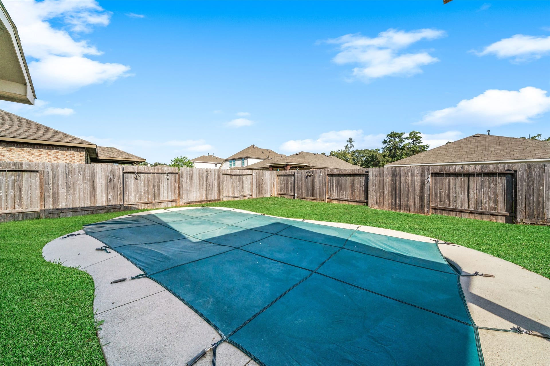 15137 Meadow Glen S, Conroe, TX 77306 15137 Meadow Glen S, Conroe, TX 77306