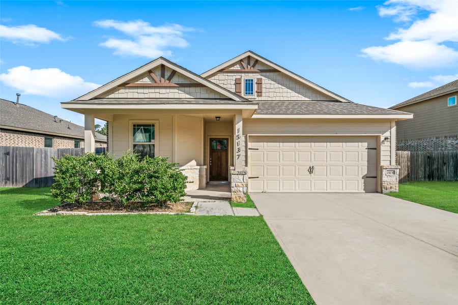 Property photo for 15137 Meadow Glen S, Conroe, TX