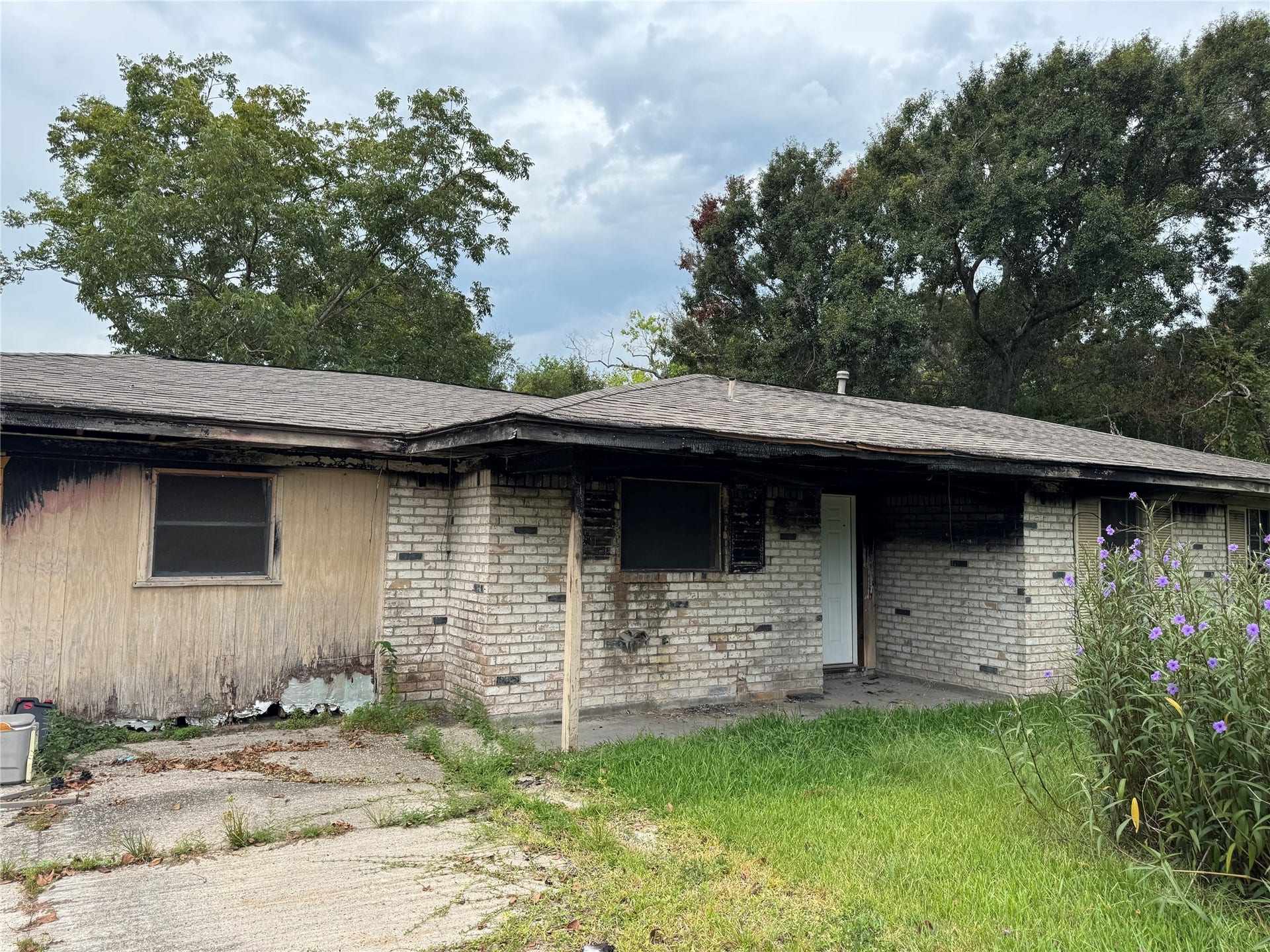 206 Sunset Heights Avenue, Dayton, TX 77535 206 Sunset Heights Avenue, Dayton, TX 77535