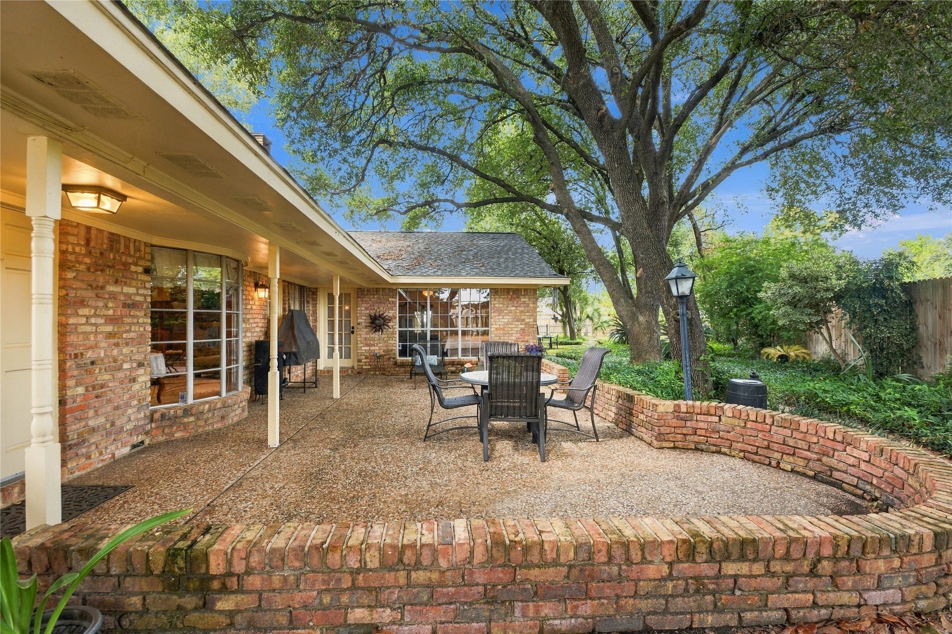 203 Ballantrae Lane, Houston, TX 77015