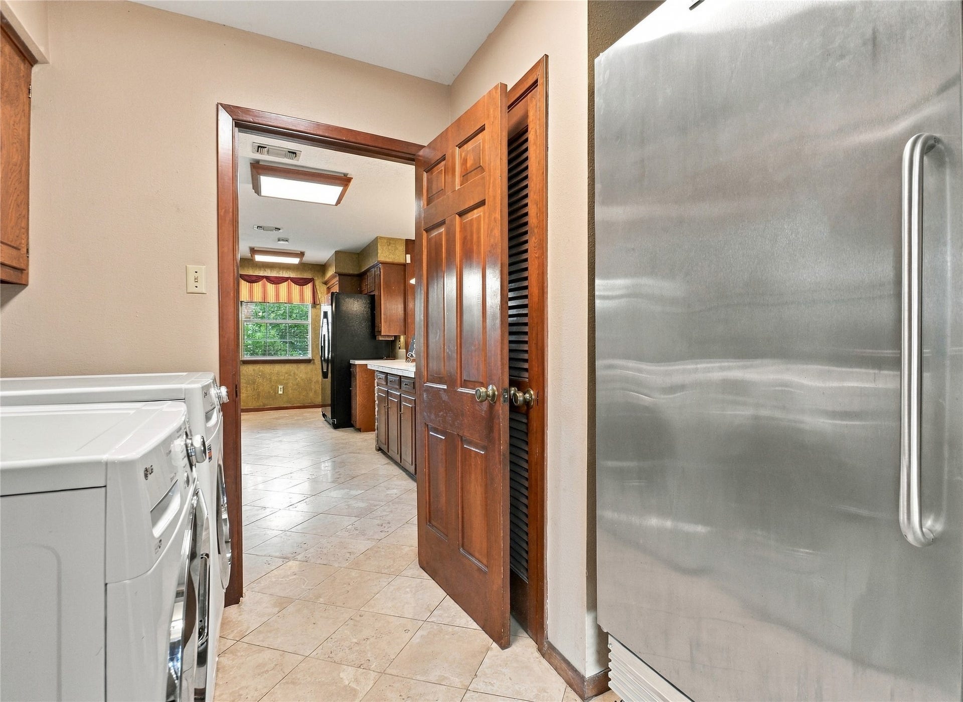 203 Ballantrae Lane, Houston, TX 77015