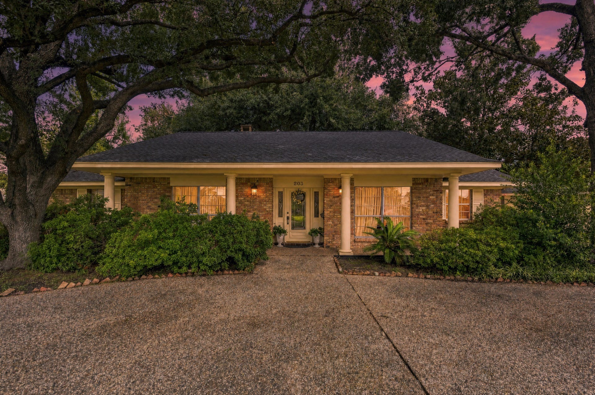 203 Ballantrae Lane, Houston, TX 77015