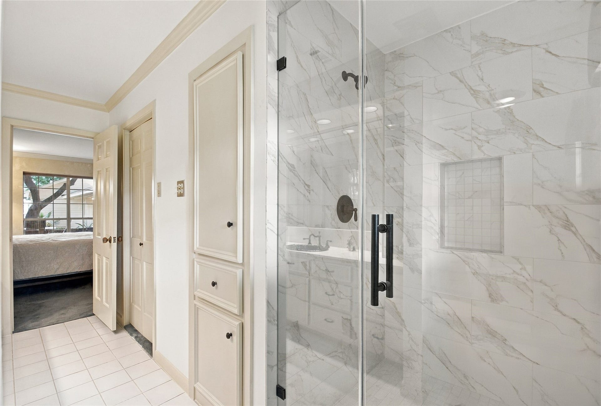 203 Ballantrae Lane, Houston, TX 77015