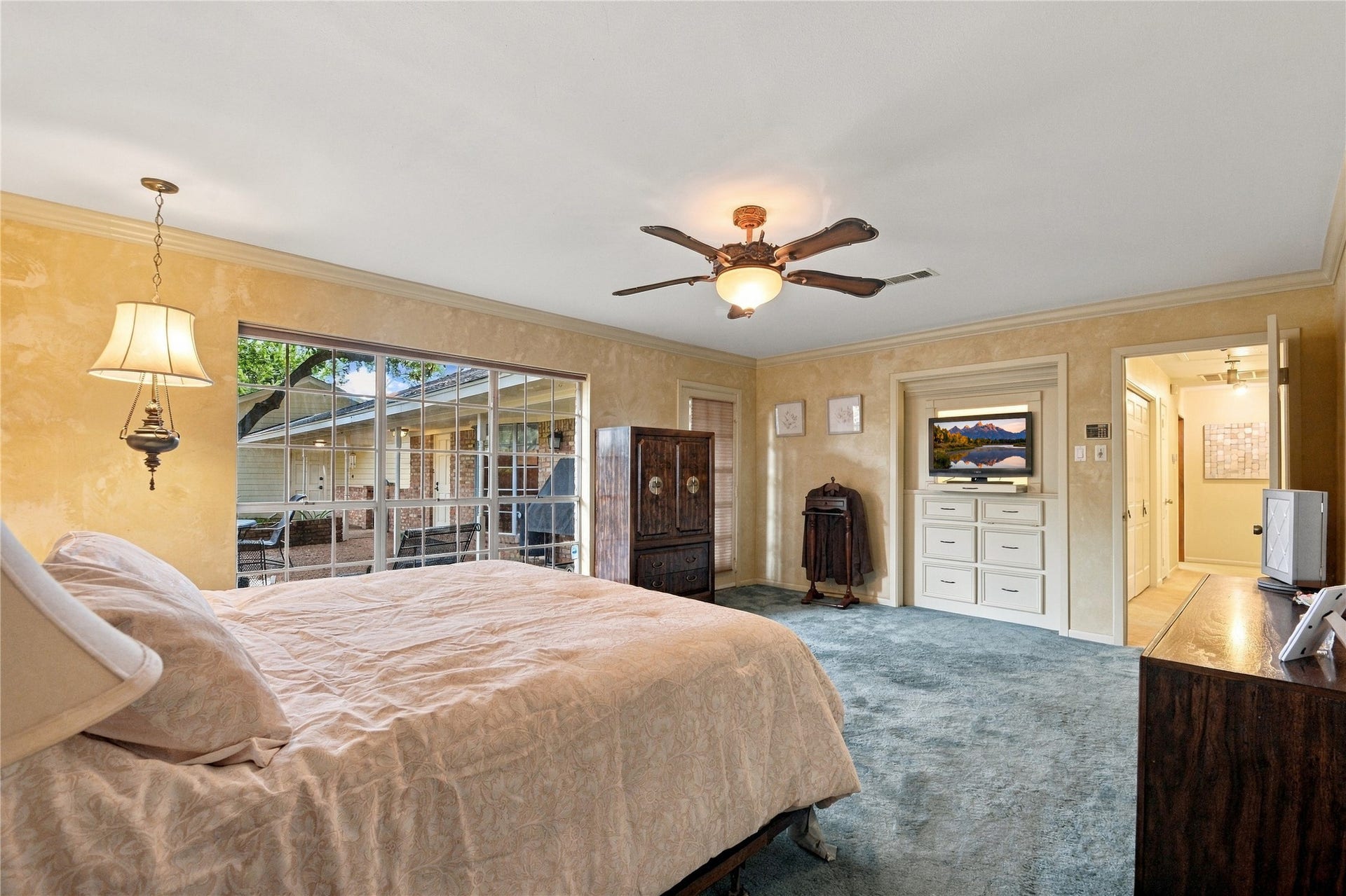 203 Ballantrae Lane, Houston, TX 77015