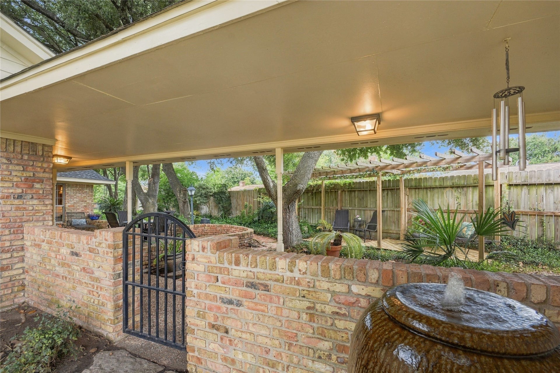 203 Ballantrae Lane, Houston, TX 77015