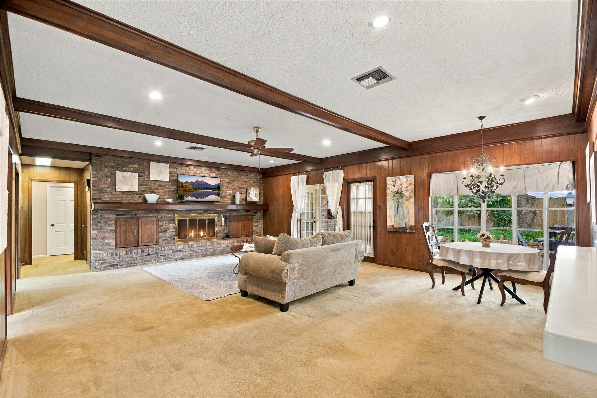 203 Ballantrae Lane, Houston, TX 77015