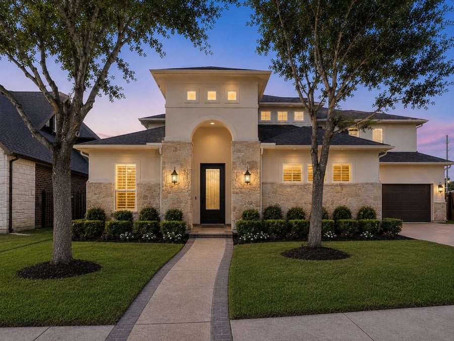 Property photo for 2 Chalice Trail, Sugar Land, TX