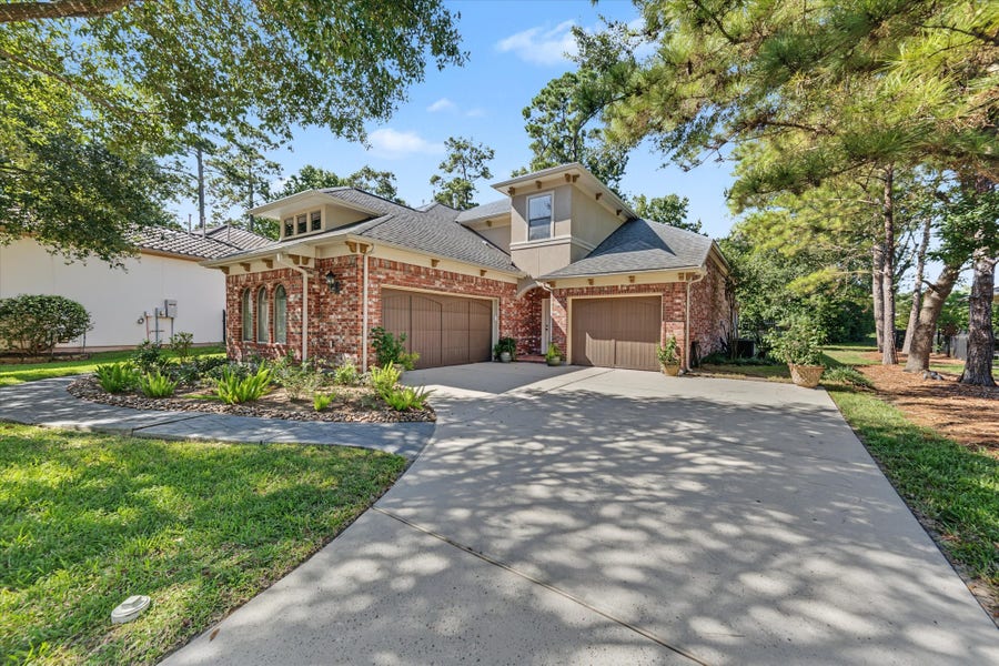 Property photo for 1219 Hamlet Way, Houston, TX