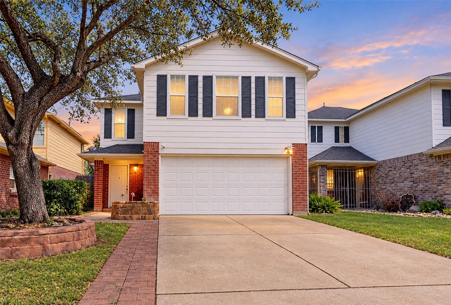 Property photo for 7106 Bayou Crest Drive, Houston, TX