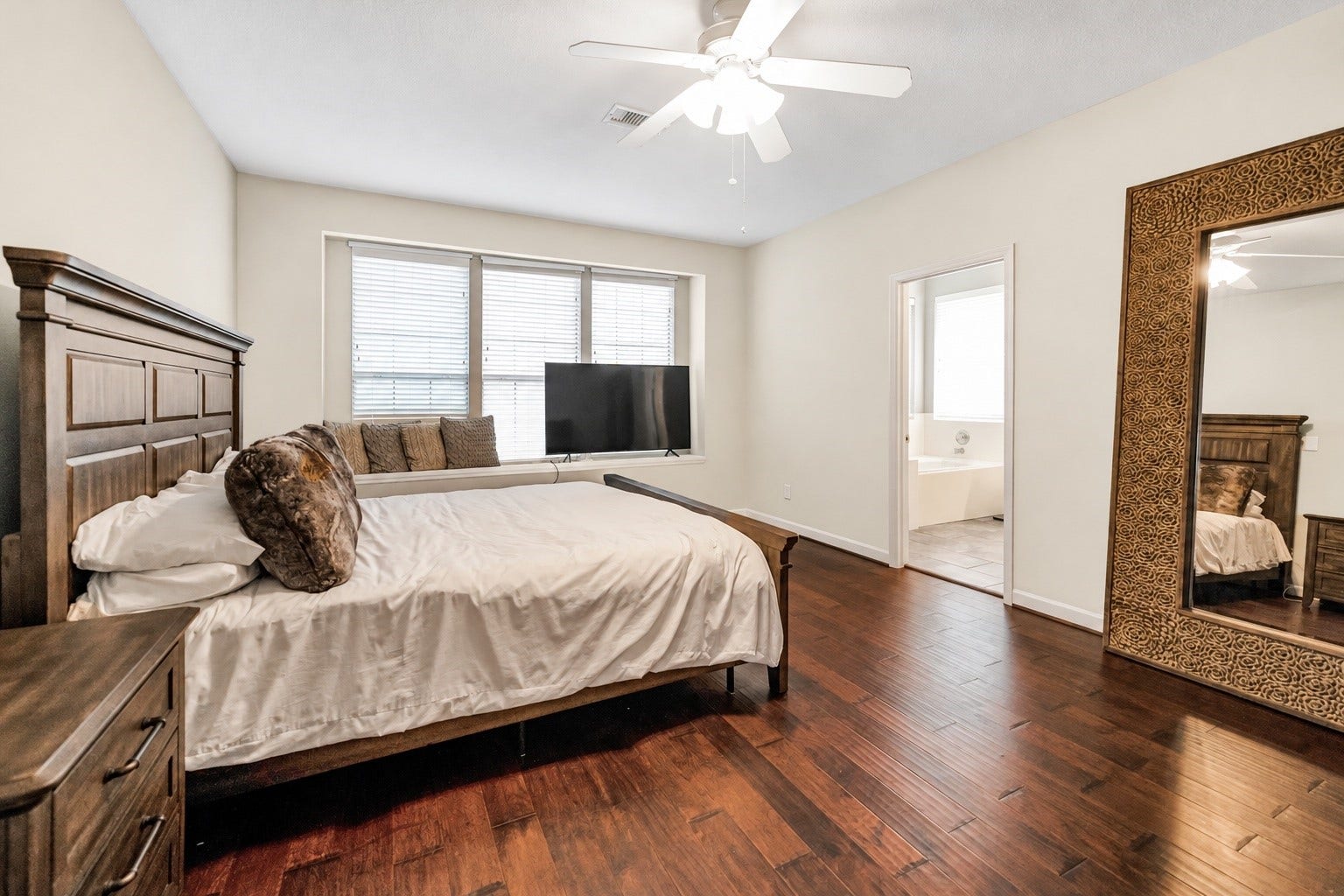11 Sweetdream Place, The Woodlands, TX 77381 11 Sweetdream Place, The Woodlands, TX 77381