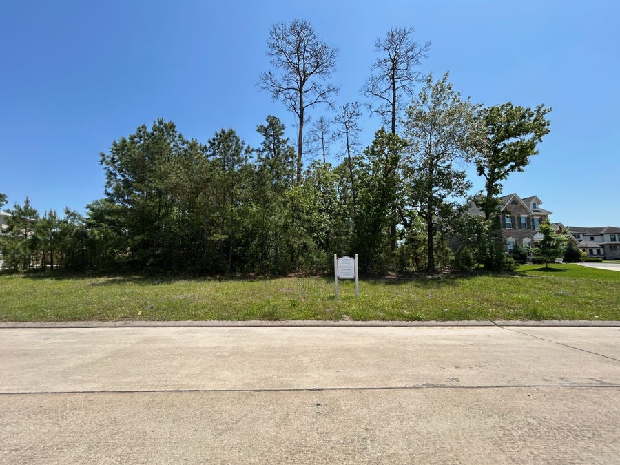 Property photo for 121 Kings Lake Estates Boulevard, Humble, TX