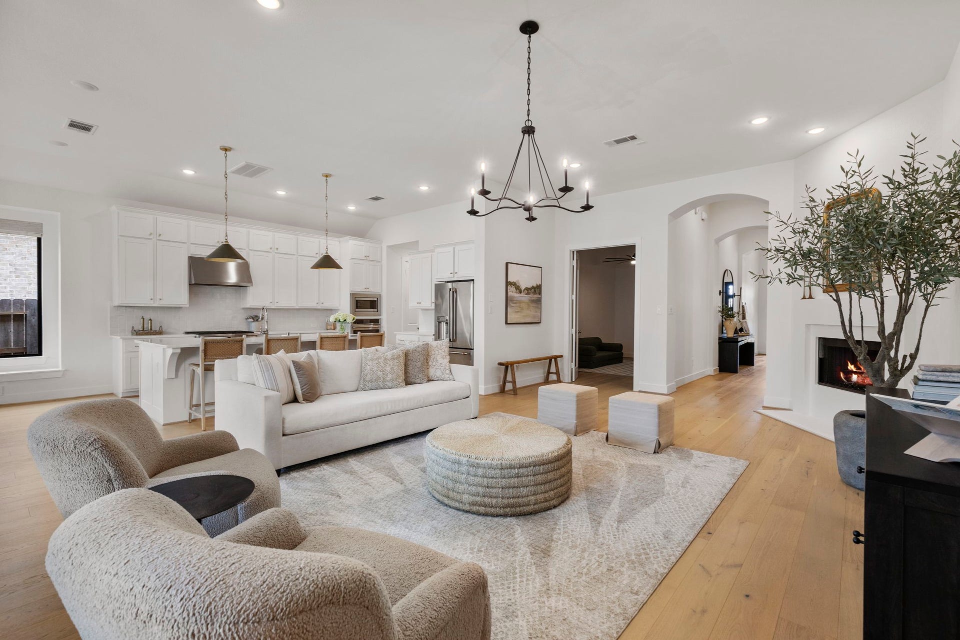 18030 Blu Terrace Drive, Conroe, TX 77302 Open-concept living and kitchen