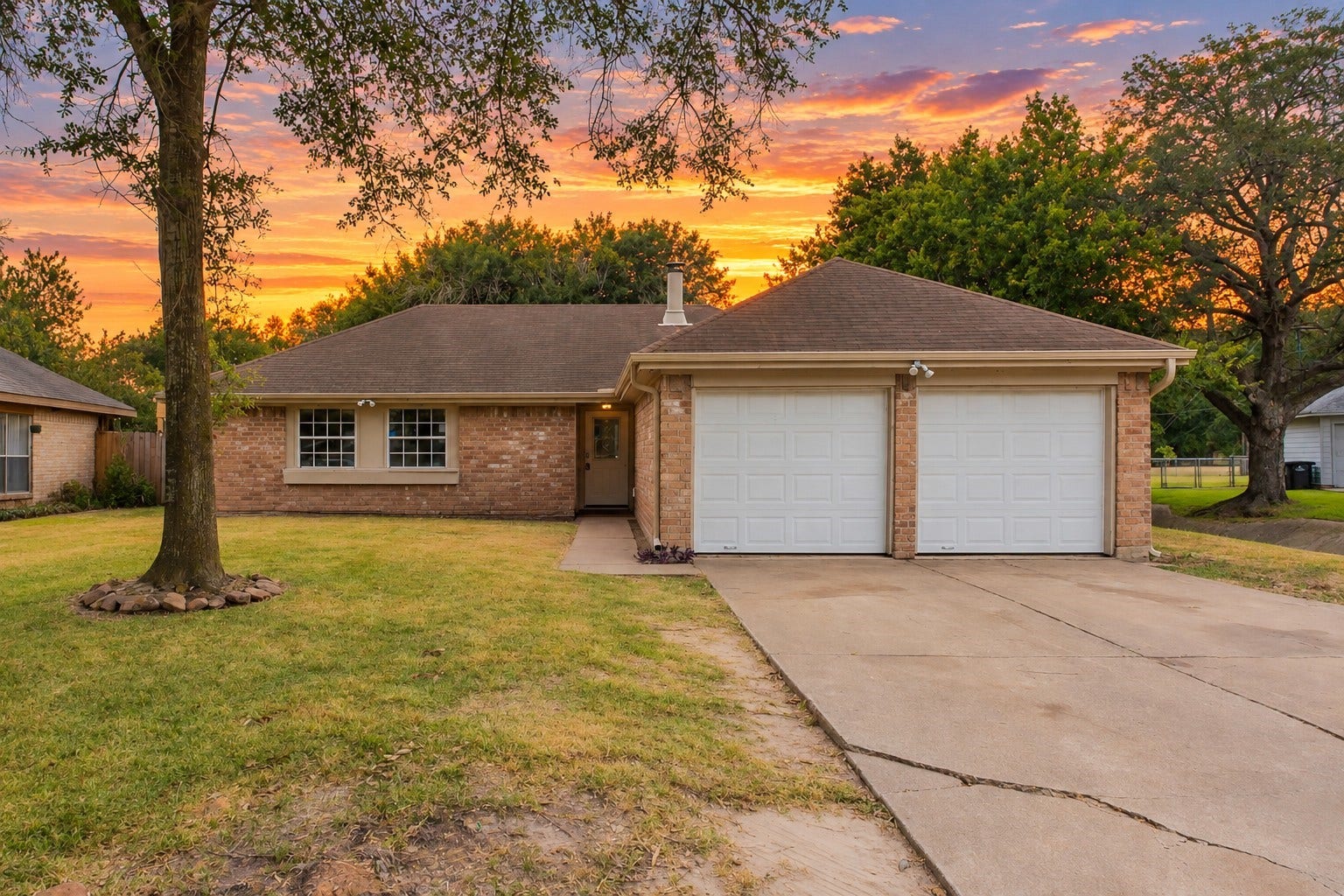 2721 Carson Drive, Katy, TX 77493 Large front yard