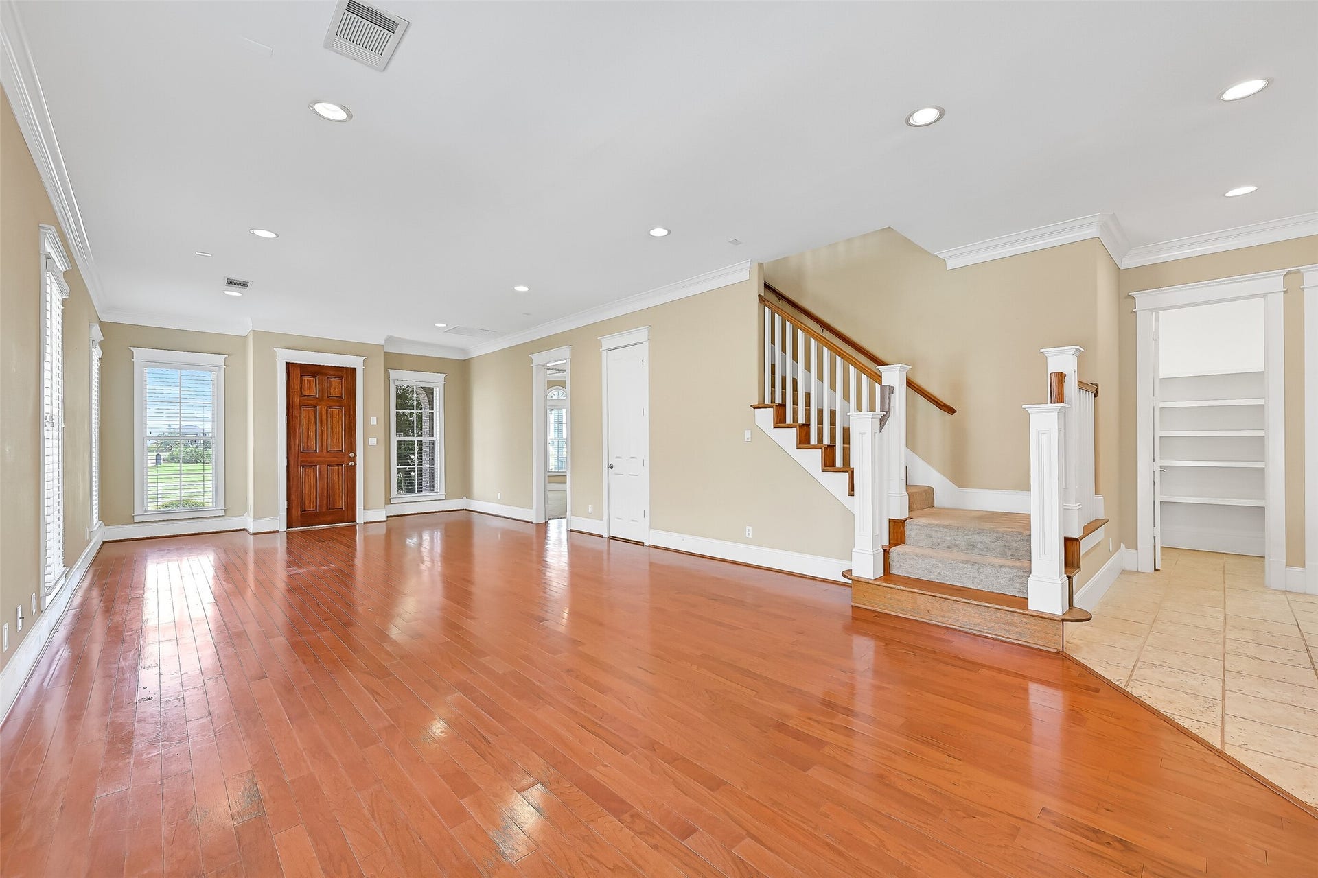 6 Barque Lane, Galveston, TX 77554 Open entertaining areas greet you upon entering.