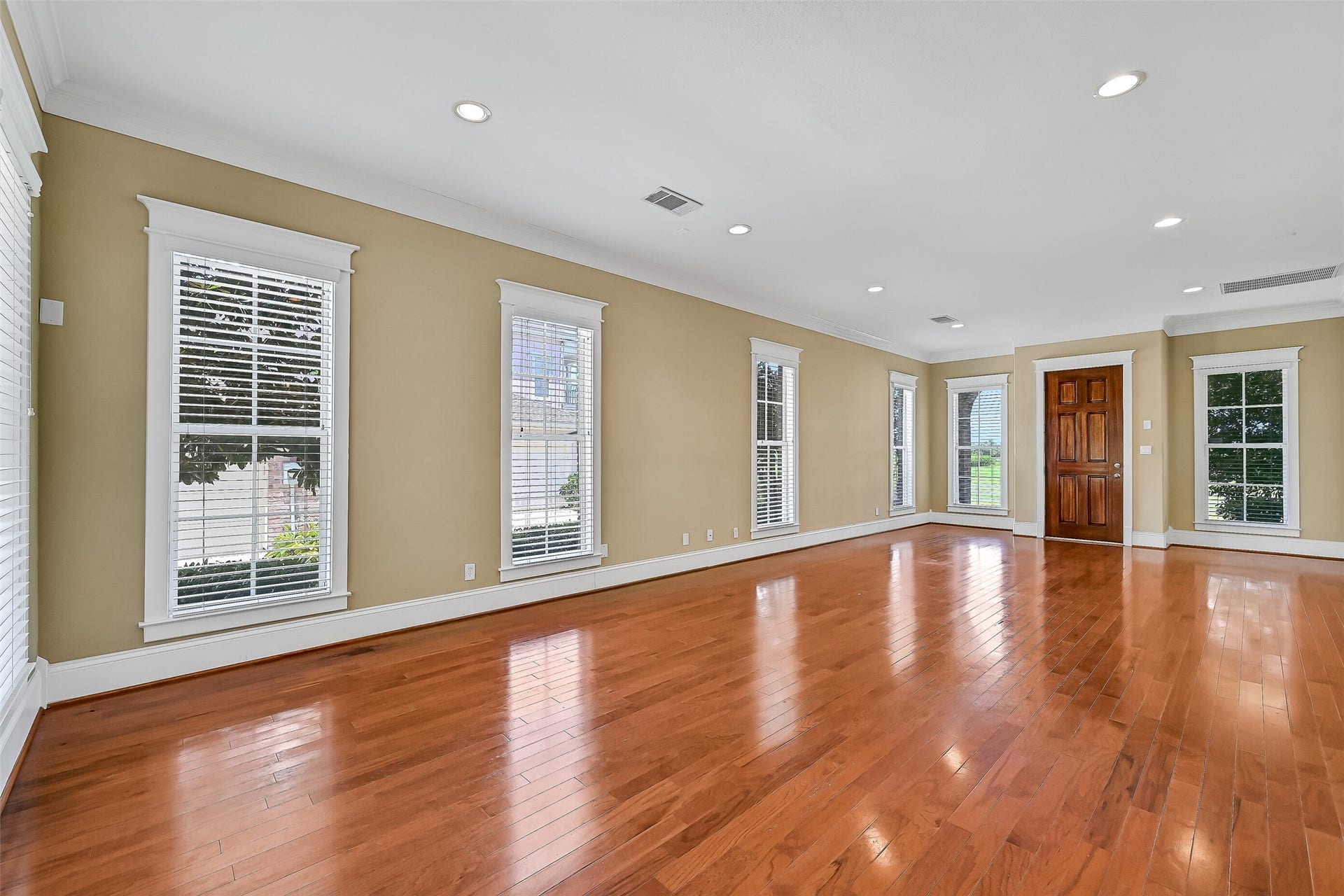 6 Barque Lane, Galveston, TX 77554 Notice the beautiful hardwood oak flooring.
