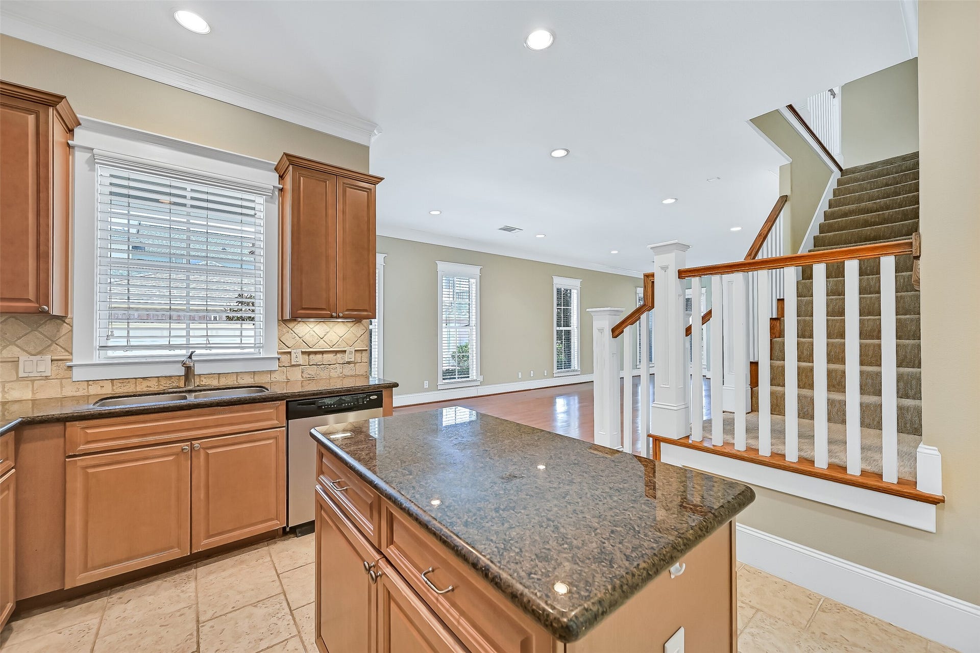 6 Barque Lane, Galveston, TX 77554 Entertaining made effortless.