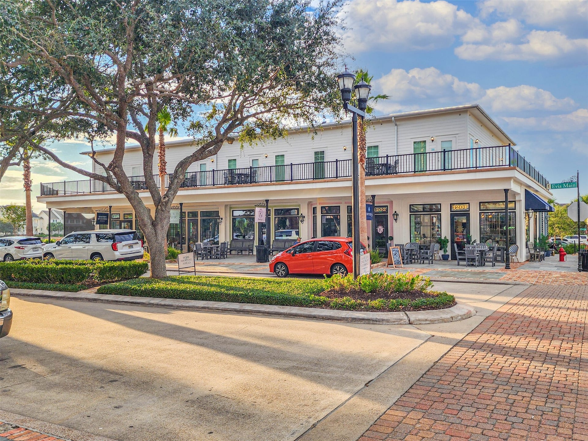 6 Barque Lane, Galveston, TX 77554 Elevate your dining experience at Palmetto Osteria. Grab that perfect bottle at the Empouria wine shop. Pop into Kimmy's Boutique for that fabulous fashion accessory. Lastly, pamper yourself at the Beauty Bar, by Michelle.