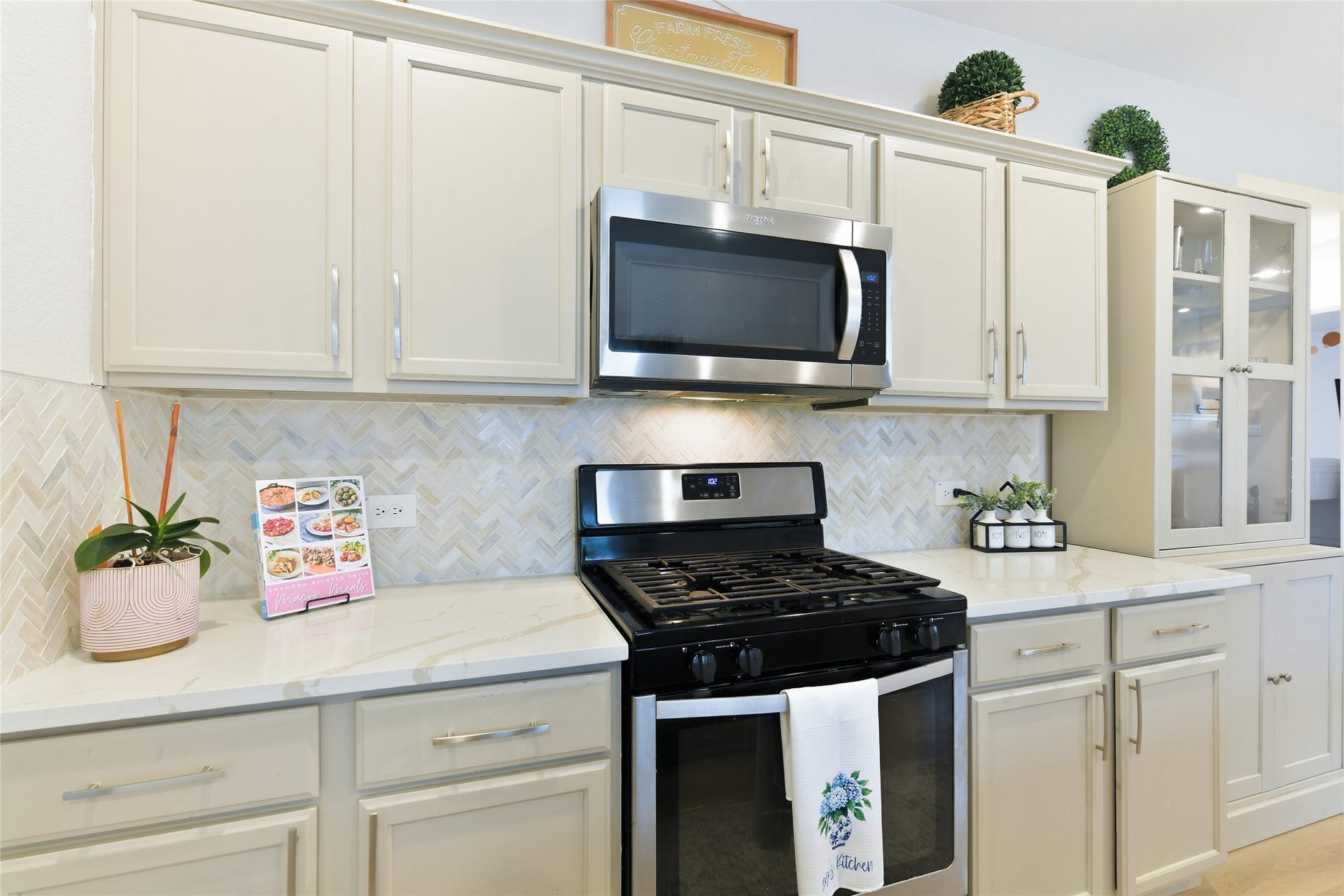 21214 Alder Oaks Drive, New Caney, TX 77357 21214 Alder Oaks Drive, New Caney, TX 77357