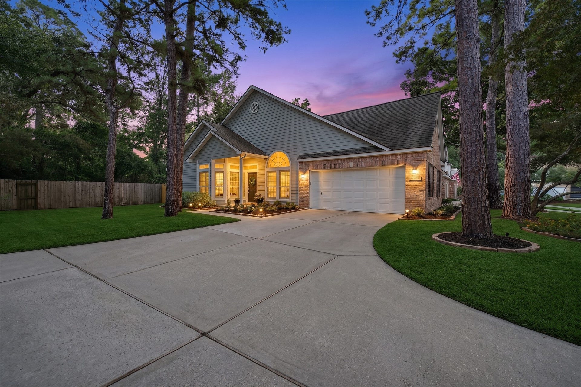 51 S Spiral Vine Circle, The Woodlands, TX 77381 Welcome Home!