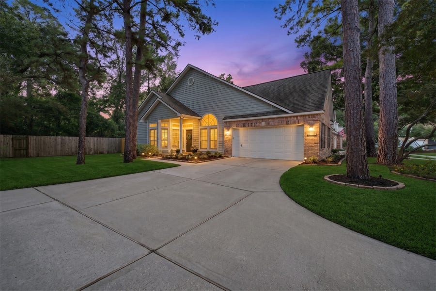 Property photo for 51 S Spiral Vine Circle, The Woodlands, TX