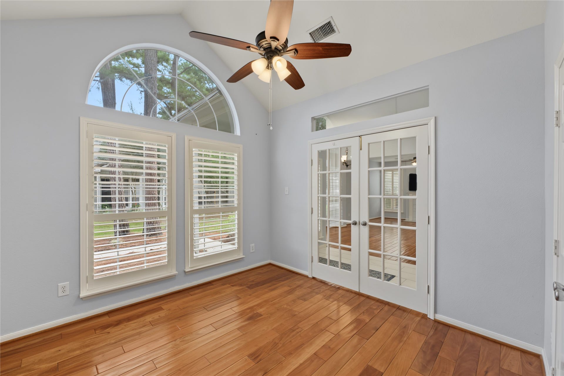 51 S Spiral Vine Circle, The Woodlands, TX 77381 Potential craft room or 3rd bedroom