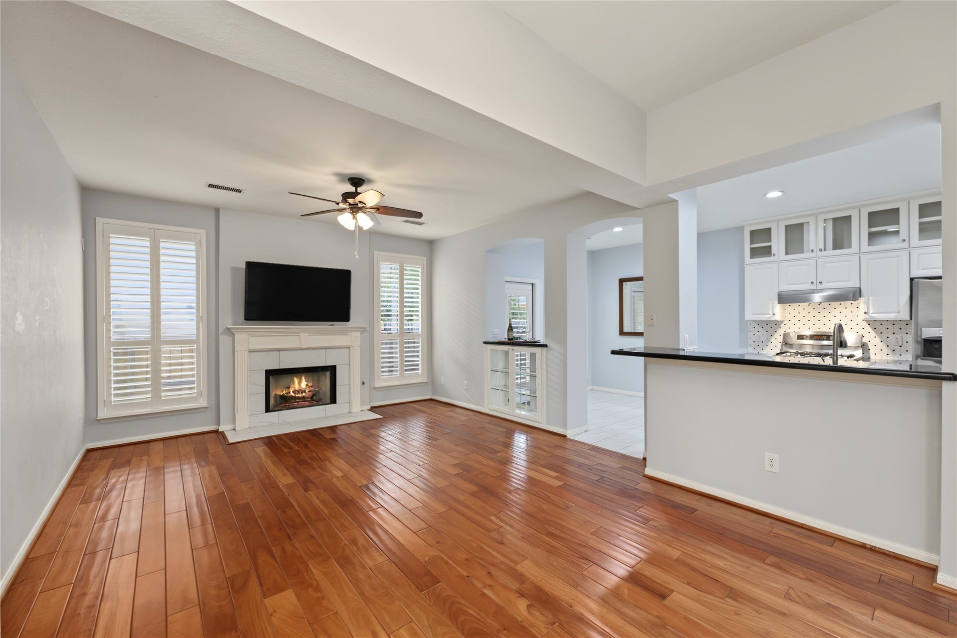 51 S Spiral Vine Circle, The Woodlands, TX 77381 51 S Spiral Vine Circle, The Woodlands, TX 77381