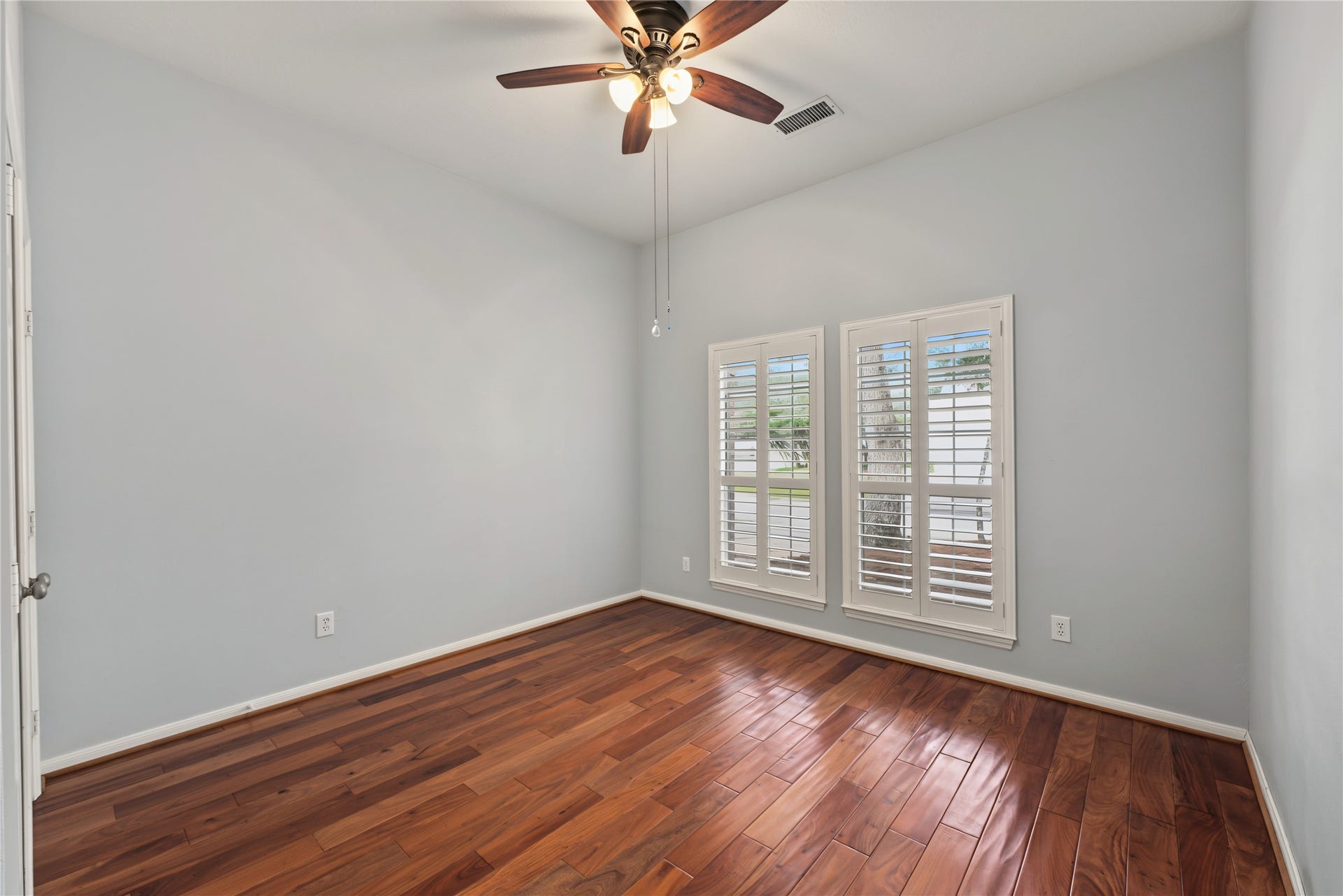 51 S Spiral Vine Circle, The Woodlands, TX 77381 2nd bedroom - very spacious