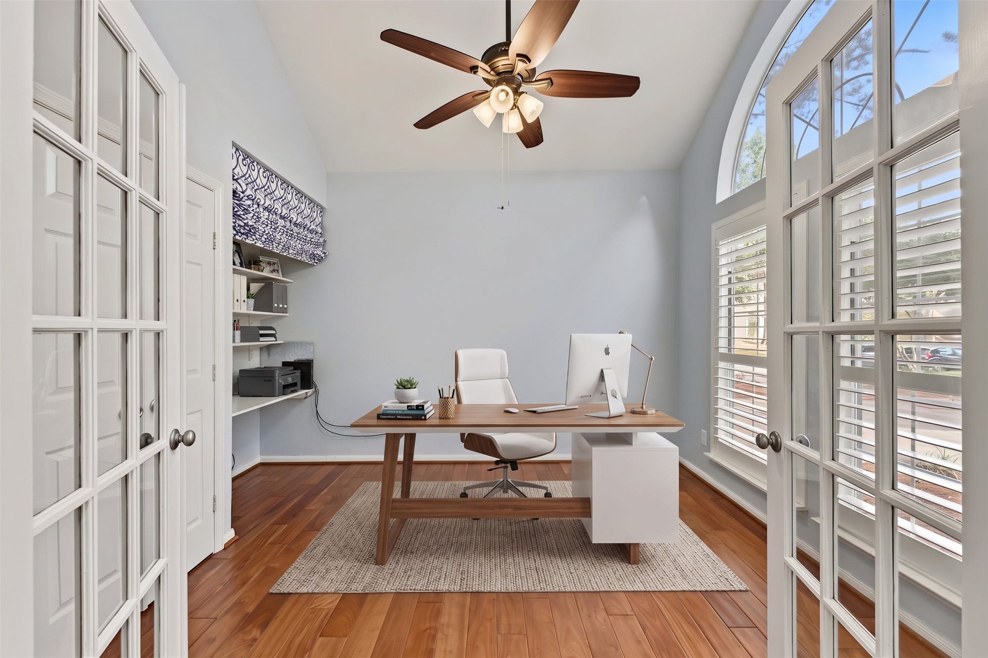 51 S Spiral Vine Circle, The Woodlands, TX 77381 Virtually Staged