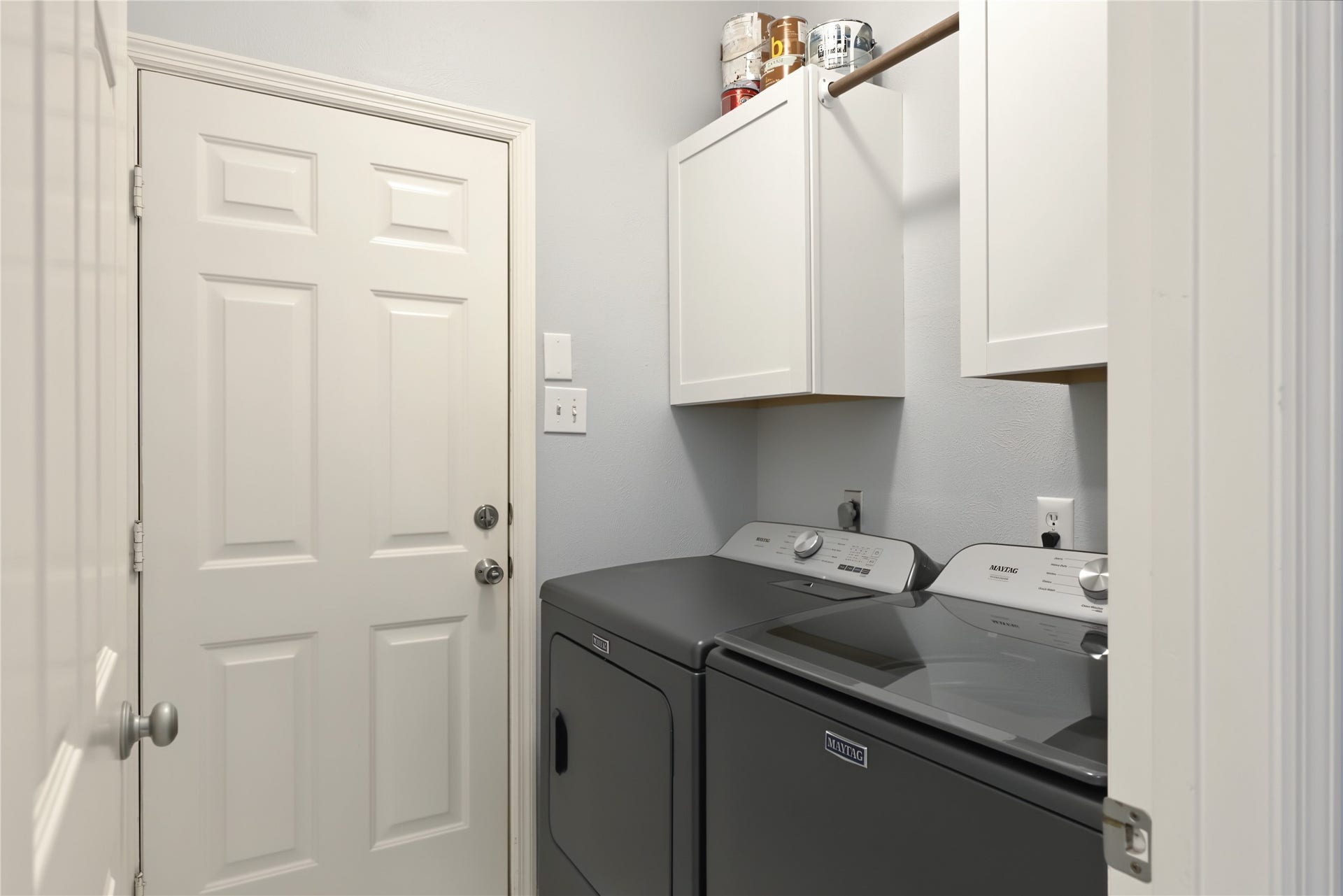 51 S Spiral Vine Circle, The Woodlands, TX 77381 Utility room - Maytag Washer and Dryer INCLUDED in the sale