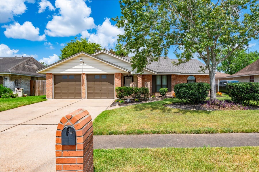 Property photo for 10411 Glenkirk, Houston, TX