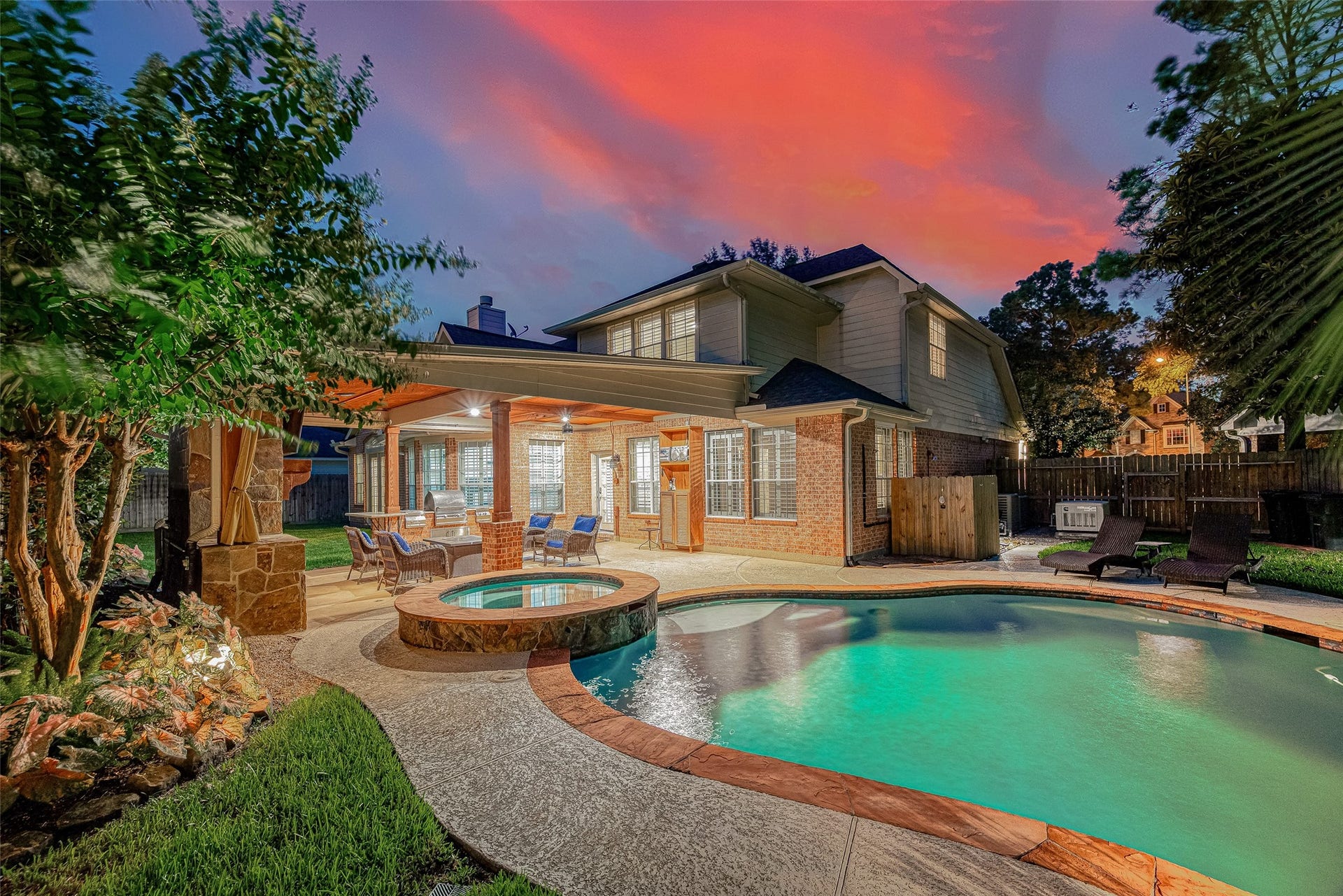 11822 Rue Beaujon Court, Tomball, TX 77377 Your resort style backyard awaits.