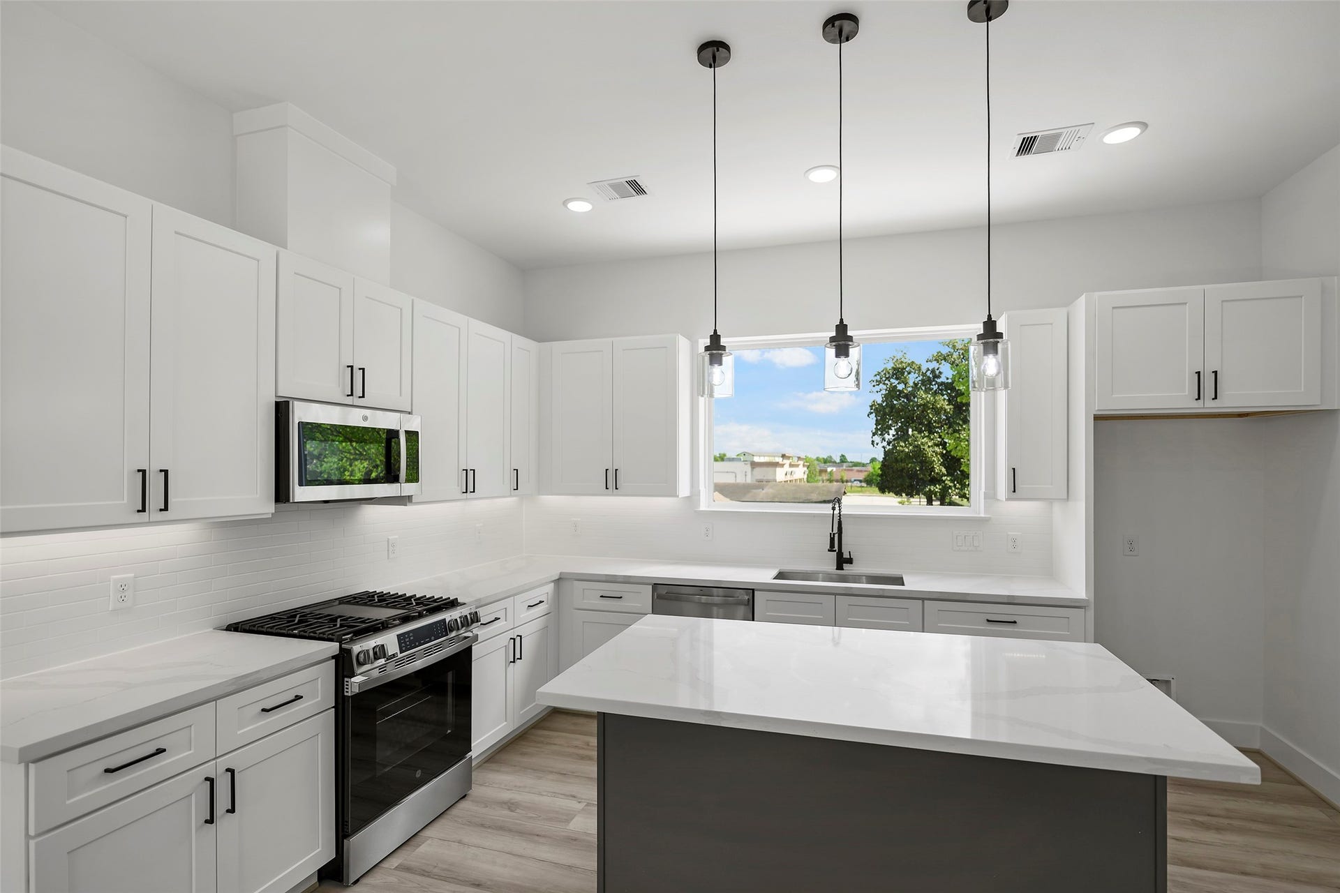 870 W Little York Road, #D, Houston, TX 77091