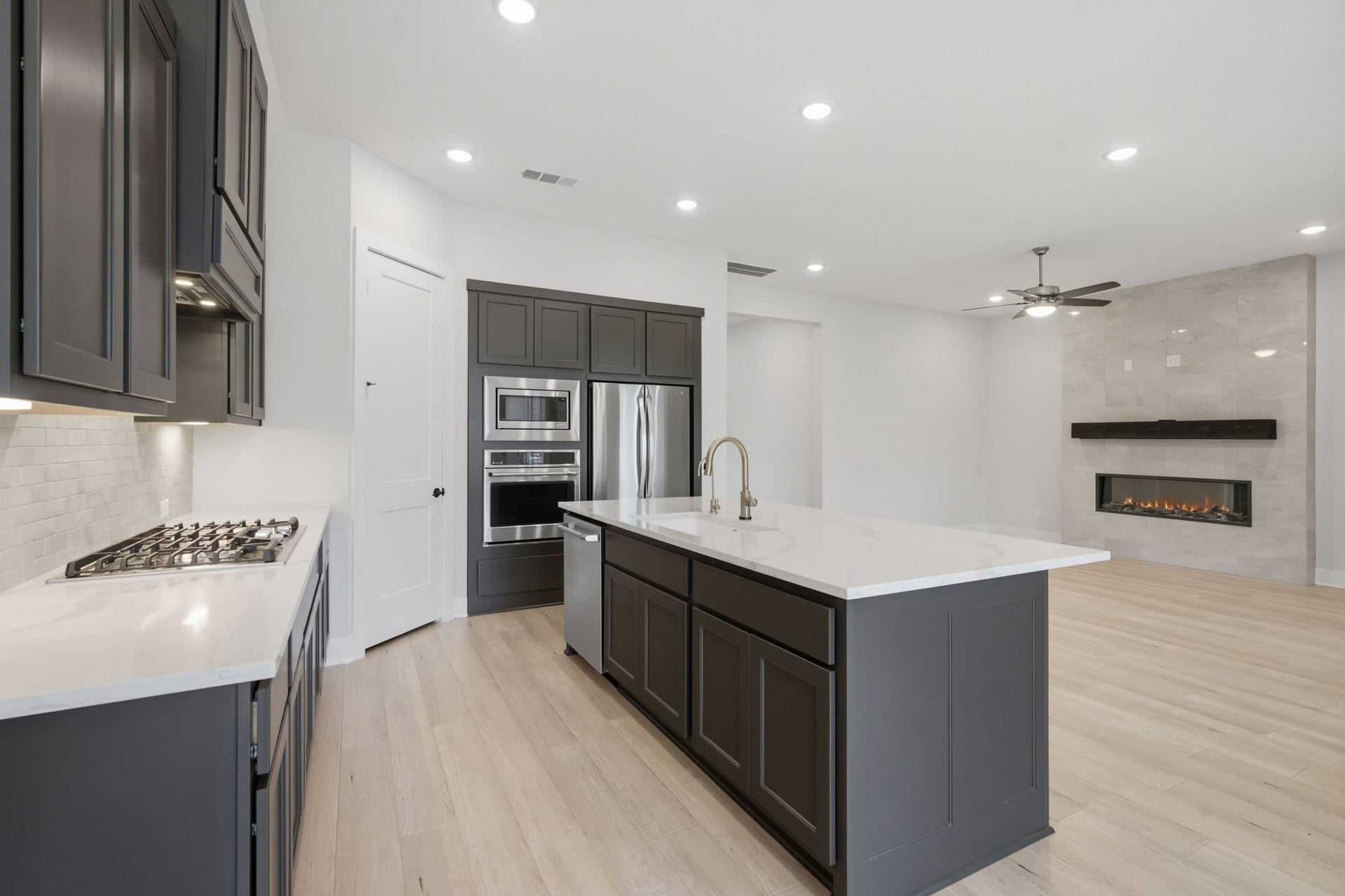 8143 Fenway Heights Dr, The Woodlands, TX 77389 8143 Fenway Heights Dr, The Woodlands, TX 77389