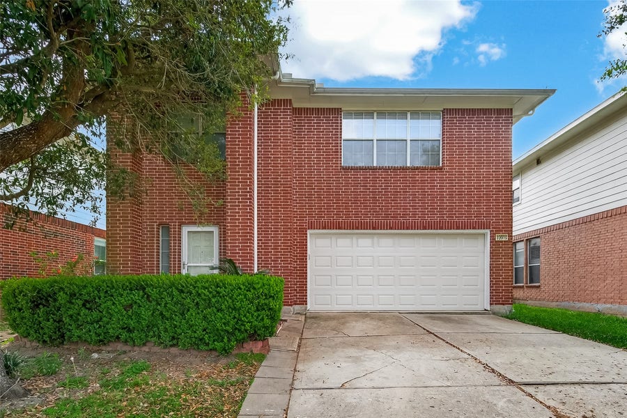 Property photo for 13915 Maleewan Lane, Sugar Land, TX