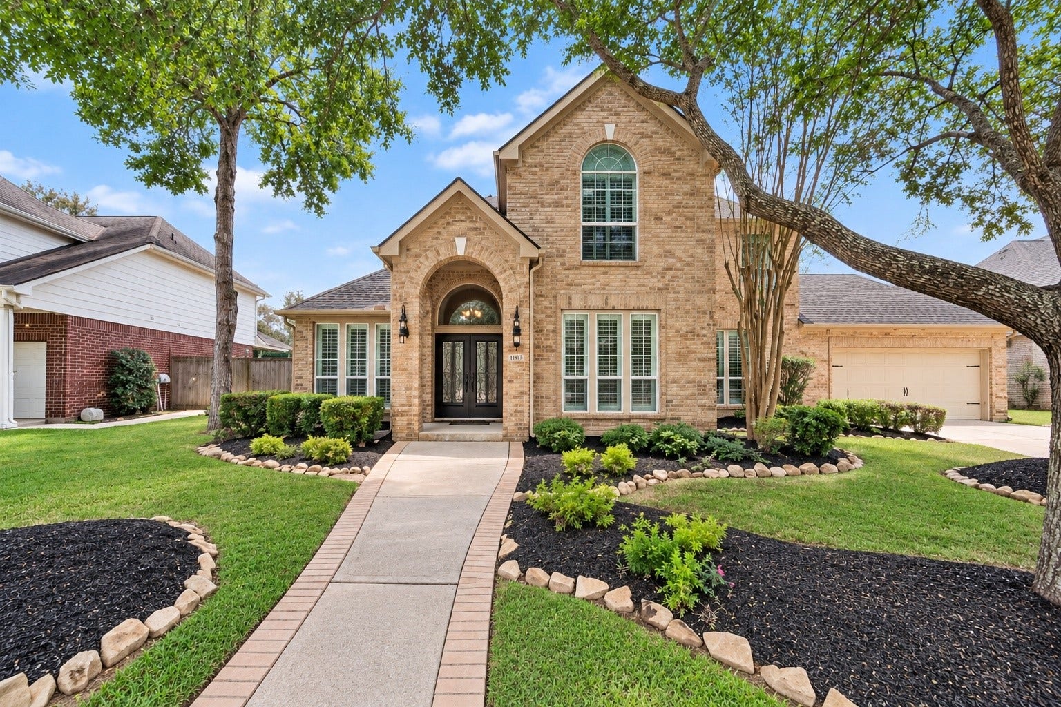 Welcome to 1422 Hillside Forest Drive in Greatwood Forest! This sought-after golf course home offers beautiful views, an exceptional location, and the lifestyle you've been waiting for.
