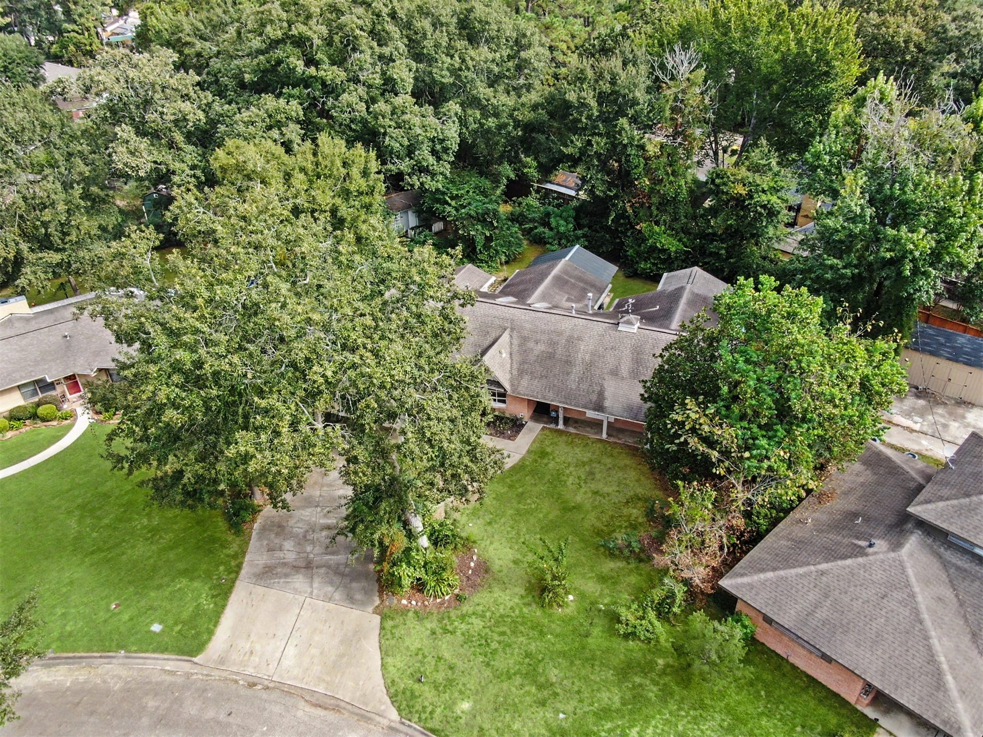 114 N Woodsway Street E, Conroe, TX 77301 114 N Woodsway Street E, Conroe, TX 77301
