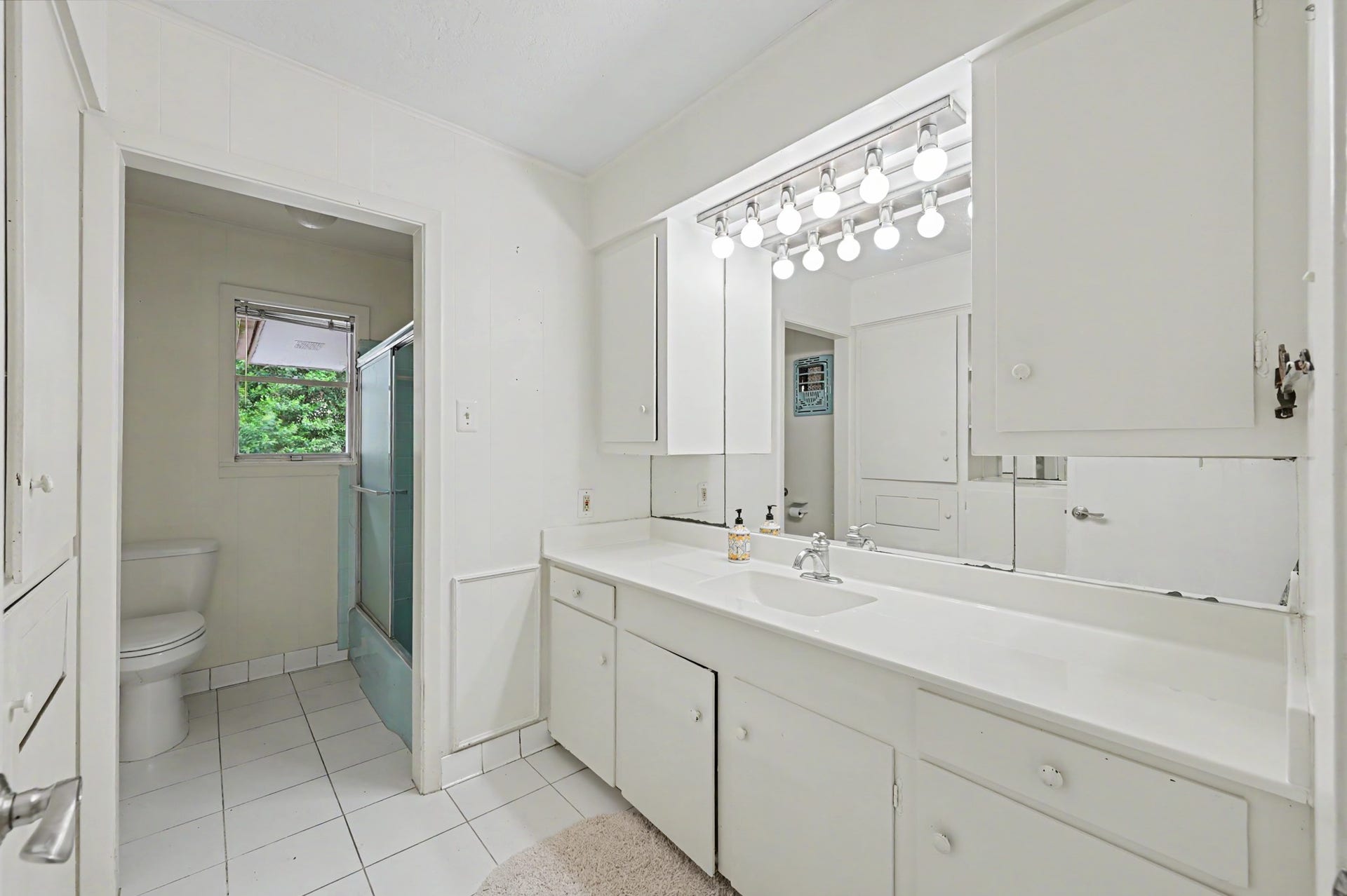 114 N Woodsway Street E, Conroe, TX 77301 114 N Woodsway Street E, Conroe, TX 77301
