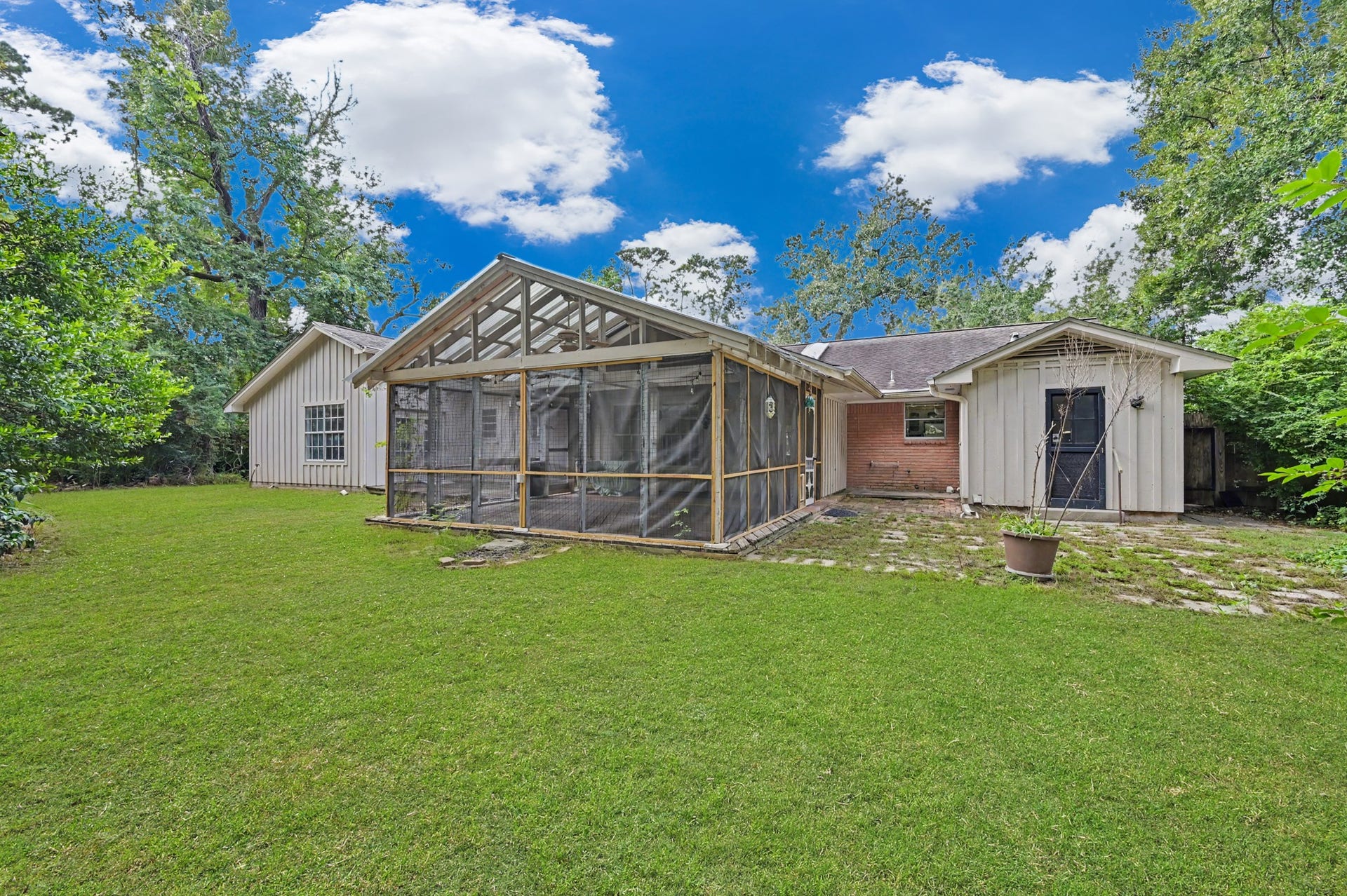 114 N Woodsway Street E, Conroe, TX 77301 114 N Woodsway Street E, Conroe, TX 77301