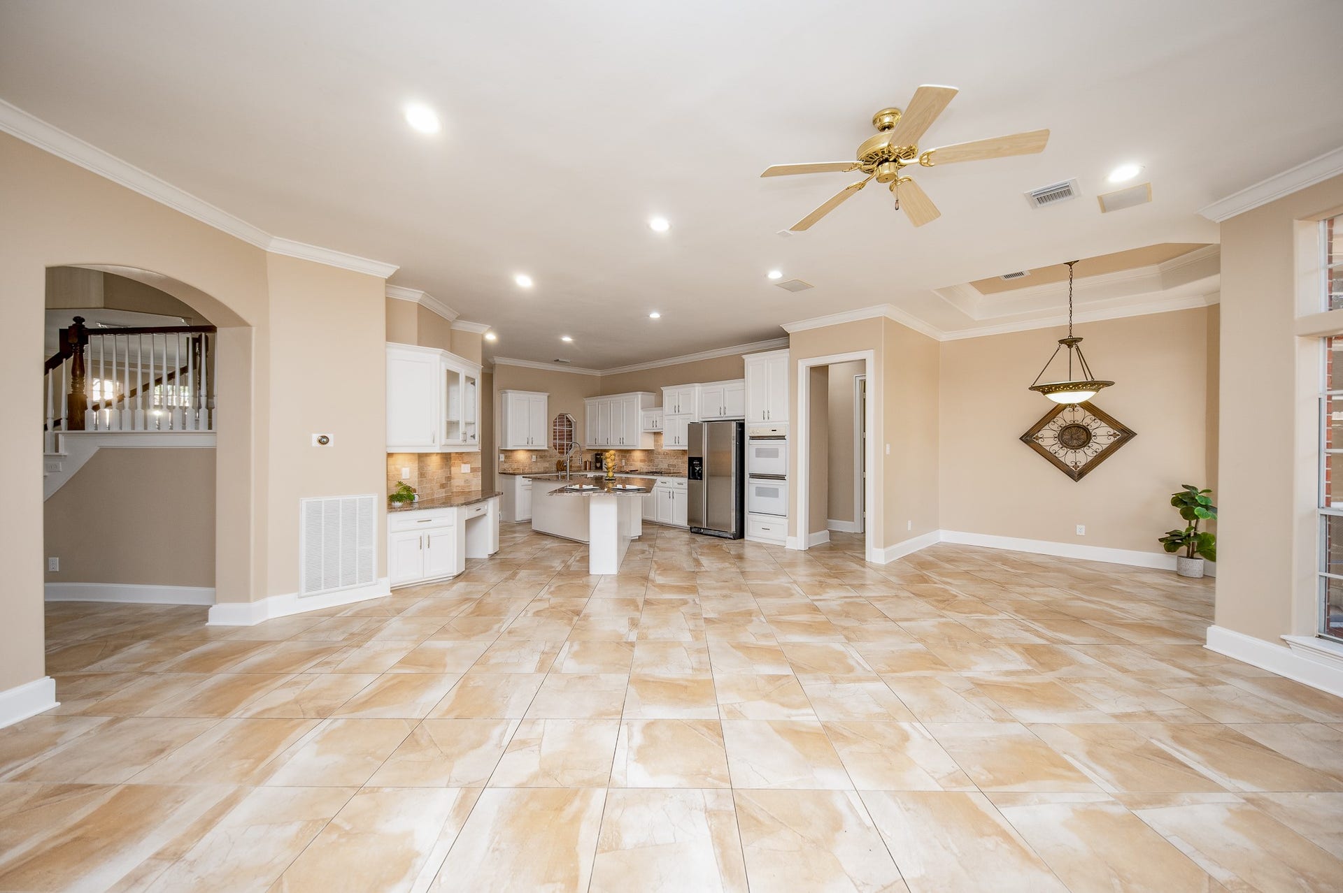 23014 Laguna Point Drive, Katy, TX 77450 This tremendous shared living/kitchen space will be home to many memorable gatherings!