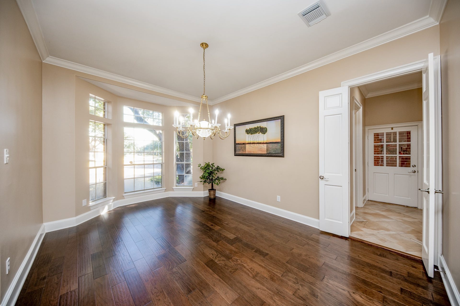 23014 Laguna Point Drive, Katy, TX 77450 Just imagine the comfort of family holiday dinners here, or special entertaining moments in this story-book formal dining space, just off your gourmet kitchen, behind double doors, right.