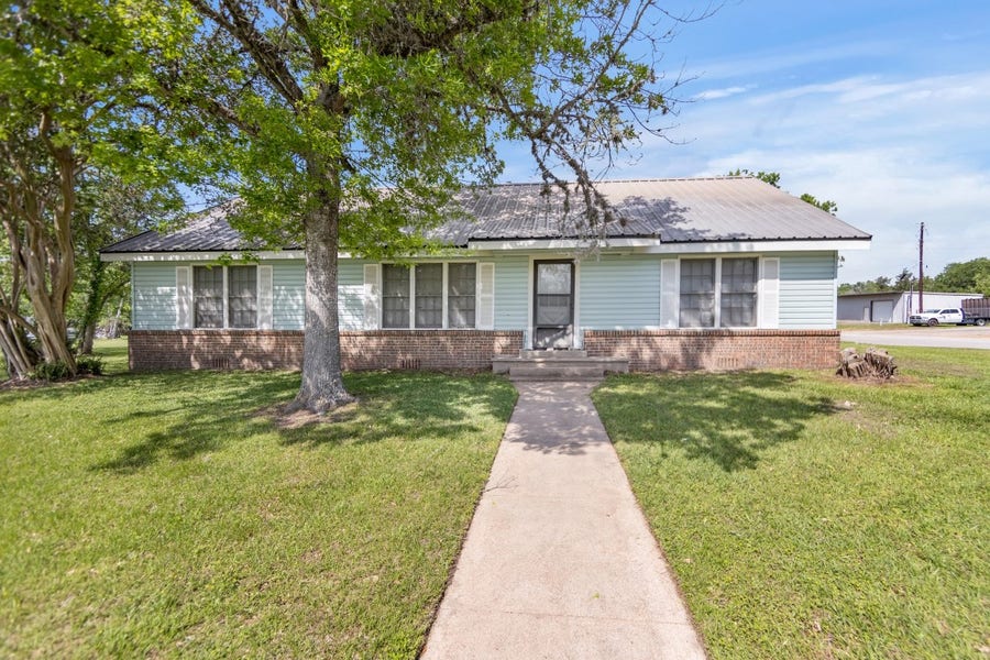 Property photo for 211 15th Street, Hempstead, TX